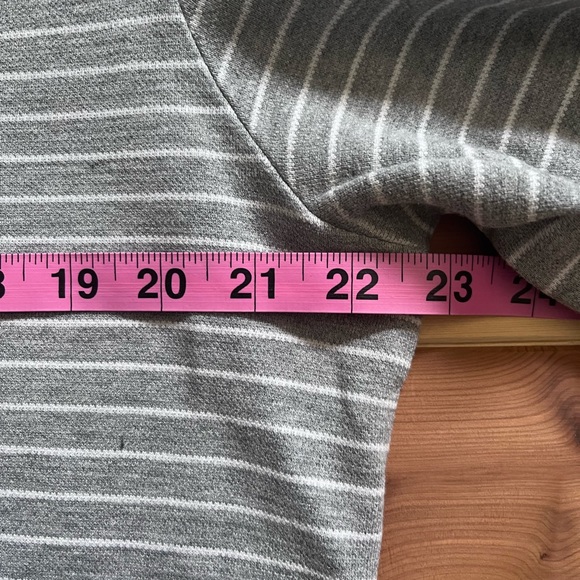 𝗖𝗹𝘂𝗯 𝗠𝗼𝗻𝗶𝗰𝗼 𝖫𝗈𝗇𝗀 𝗌𝗅𝖾𝖾𝗏𝖾 𝗌𝗍𝗋𝗂𝗉𝖾𝖽 𝗌𝗁𝗂𝗋𝗍 - Picture 6 of 9